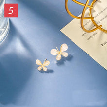 Load image into Gallery viewer, Romantic White Flower Earrings - The World's Shop