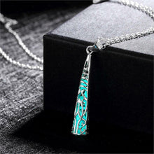 Load image into Gallery viewer, Fluorescent stone necklace - The World&#39;s Shop
