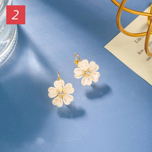 Load image into Gallery viewer, Romantic White Flower Earrings - The World&#39;s Shop
