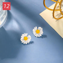 Load image into Gallery viewer, Romantic White Flower Earrings - The World&#39;s Shop
