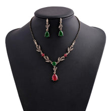 Load image into Gallery viewer, Leaf Water Drop Resin Gemstone Pendant Necklace - The World&#39;s Shop
